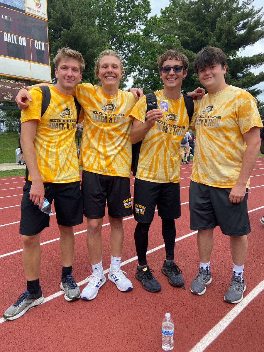 AvonUtf's tweet photo. Some of our athletes favorite memories were getting their IHSAA pins! https://t.co/iJ6orqt1DQ