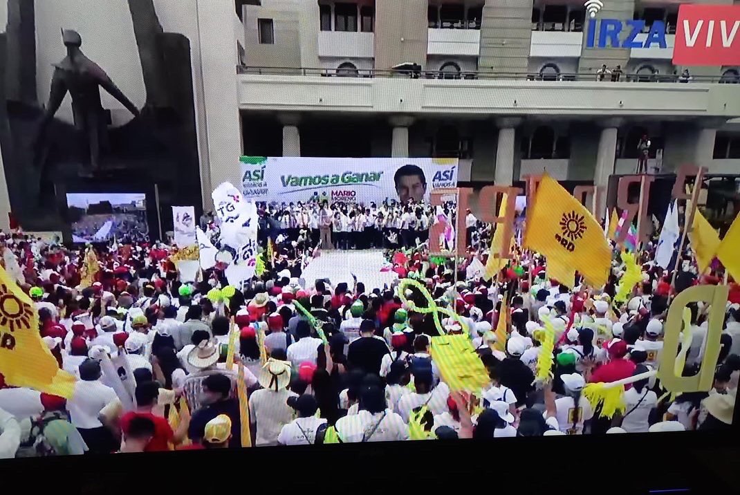 Sos Noticias Guerrero (@sosnoticiasgro) on Twitter photo #Elecciones2021 #Chilpancingo
ASÍ SE LLENA EL ZÓCALO.
"Gritenme piedras del Campo"
REPLETO.
<a href="/Mario_M_Arcos/">Mario Moreno Arcos</a> #Elecciones2021 #Chilpancingo
ASÍ SE LLENA EL ZÓCALO.
"Gritenme piedras del Campo"
REPLETO.
<a href="/Mario_M_Arcos/">Mario Moreno Arcos</a>