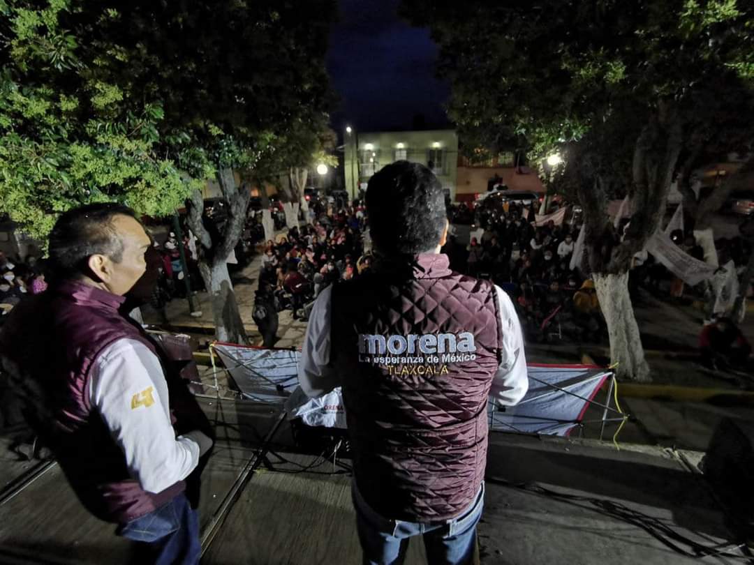 JCSantiagoP's tweet photo. ¡Gracias amigos de📍San Antonio por sumarse a esta gran lucha por el pueblo! Sólo con su apoyo lograremos transformar a Huamantla. 

¡Juntos Haremos Historia!
#VotaPimentel🚩 https://t.co/zOPu03uzR4
