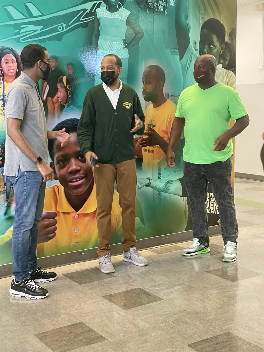 CharlesHartMS's tweet image. Thank you to our students, staff and community for coming together to pull off our first music video. Just like everything we do at Hart, the pieces come together like magic. Shout out to Precious Joubert and Experience Band for making it happen. Stay tuned for the world premiere