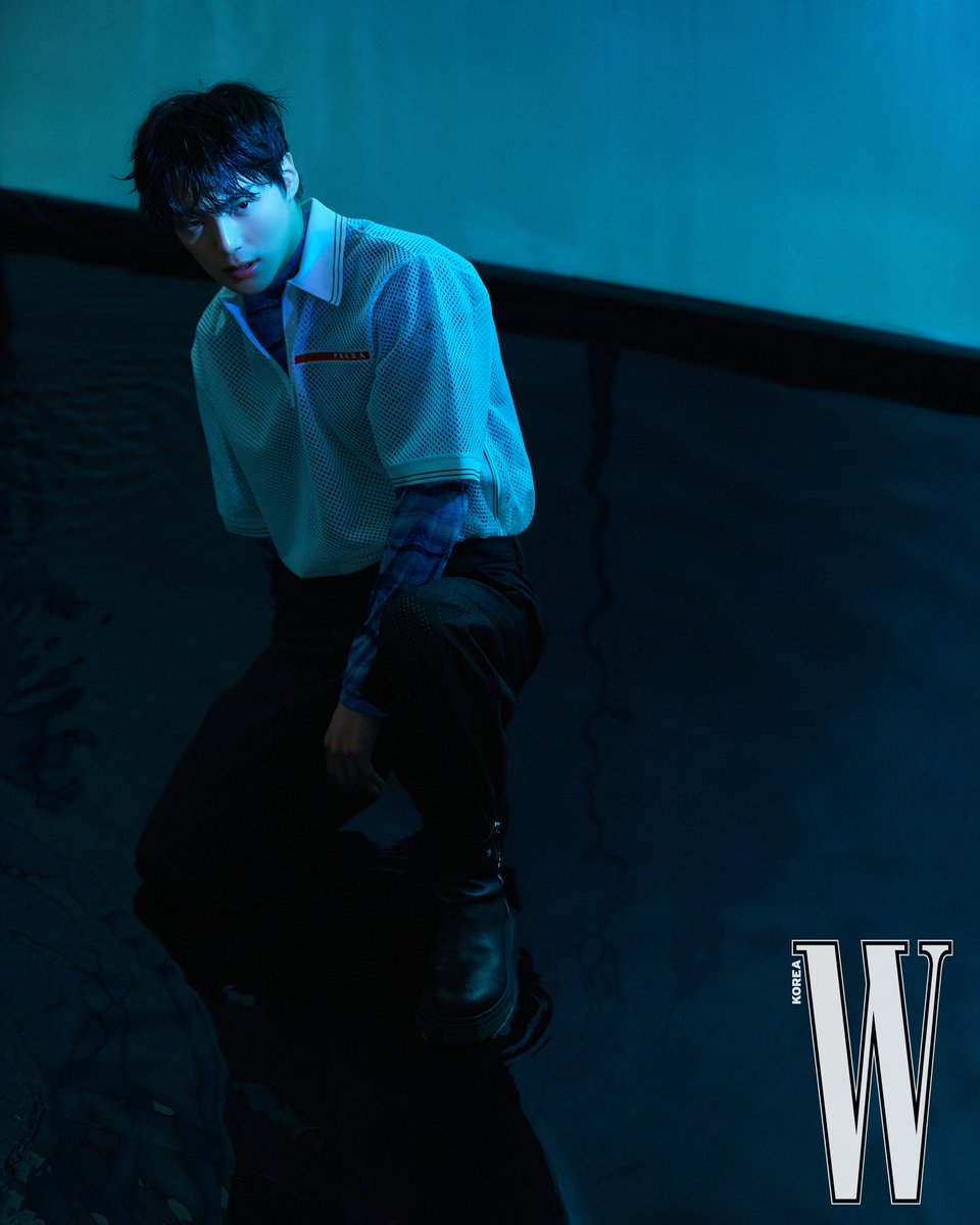 OfficialMONSTAX's tweet photo. 📸
#몬스타엑스 #민혁 
#W 6월호 화보 B컷 공개

@wkorea
#MONSTAX #MONSTA_X
#MINHYUK #더블유코리아 #더블유 https://t.co/jm7nGizPZT
