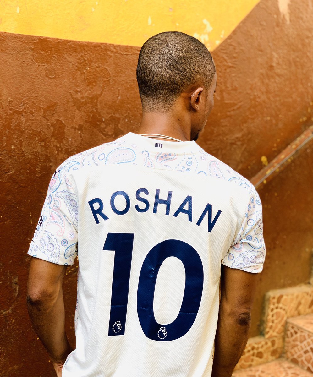 iJaysRoshan's tweet photo. Today marks an important day in my life. Happy birthday to me πππ
My day will be more colorful with just a wish from my idol @iHrithik and my favorite football club @ManCity.
#JRxSL #HappyBirthday https://t.co/9nnqsw7QZD