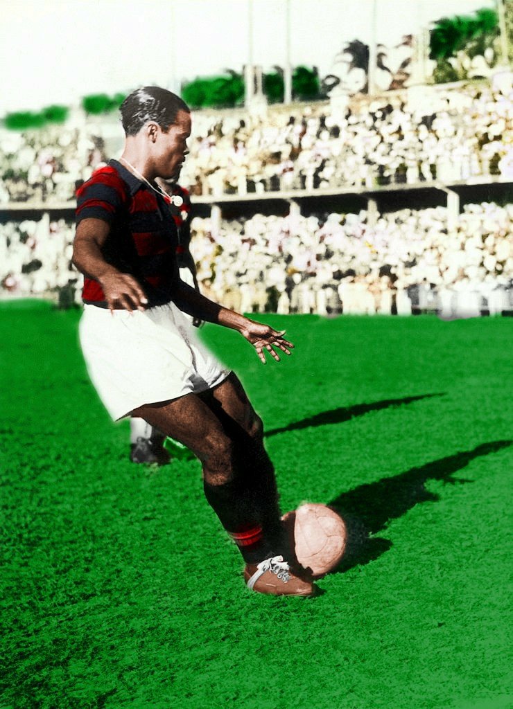 FOTOS HISTORICAS O CHULAS DE FUTBOL - Página 5 E27Dr0oXMAM9fxm?format=jpg&name=medium