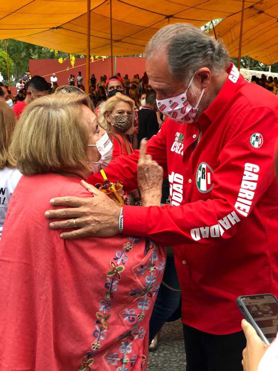 GabrielHaddadG's tweet photo. GRACIAS por sus infinitas muestras de cariño y confianza. No los voy ni las voy a abandonar. Nunca les daré la espalda. 

#PodemosVivirMejor #VotaGH #DiputadoFederal https://t.co/bDX6NWFdep