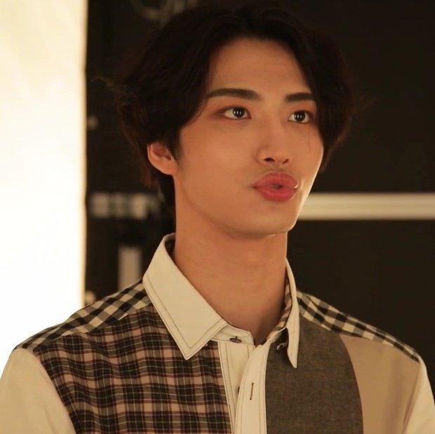 oosanhwa's tweet photo. Park Seonghwa visual of the century https://t.co/rtRZFvMzAY