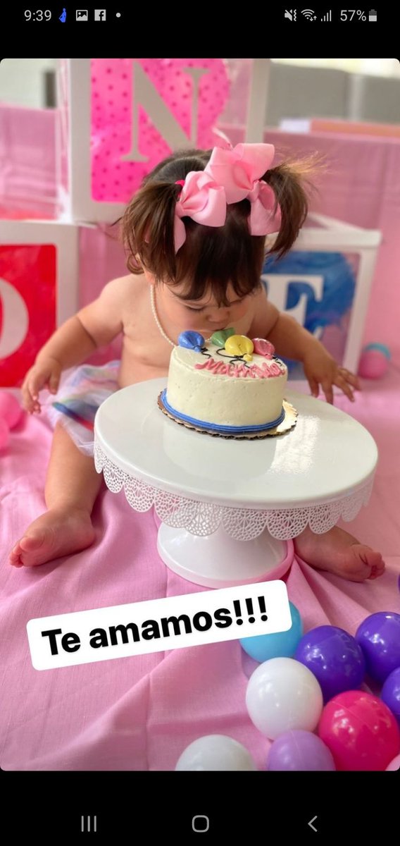 pattopattyto21's tweet photo. La estrellita de en medio ESTA CUMPLIENDO SU PRIMER AÑO. 🥺🥰👑 @haashoficial 

#HbdMathilda https://t.co/dieZ4BIbWh