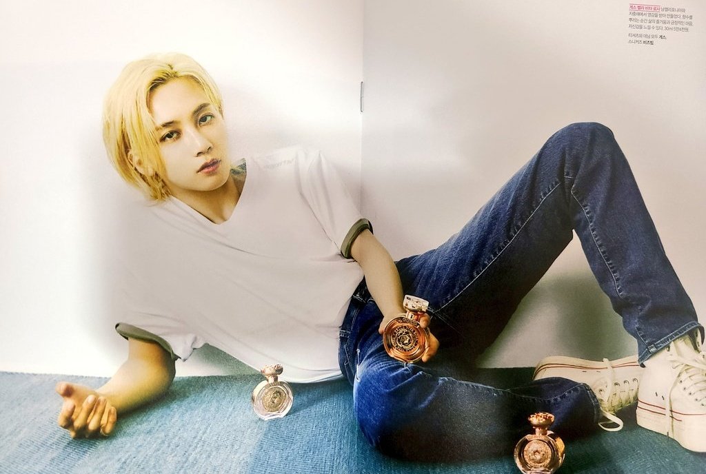 jeongshuah's tweet photo. This world is yoon jeonghan's and we're just living in it https://t.co/iFeWrK0beb