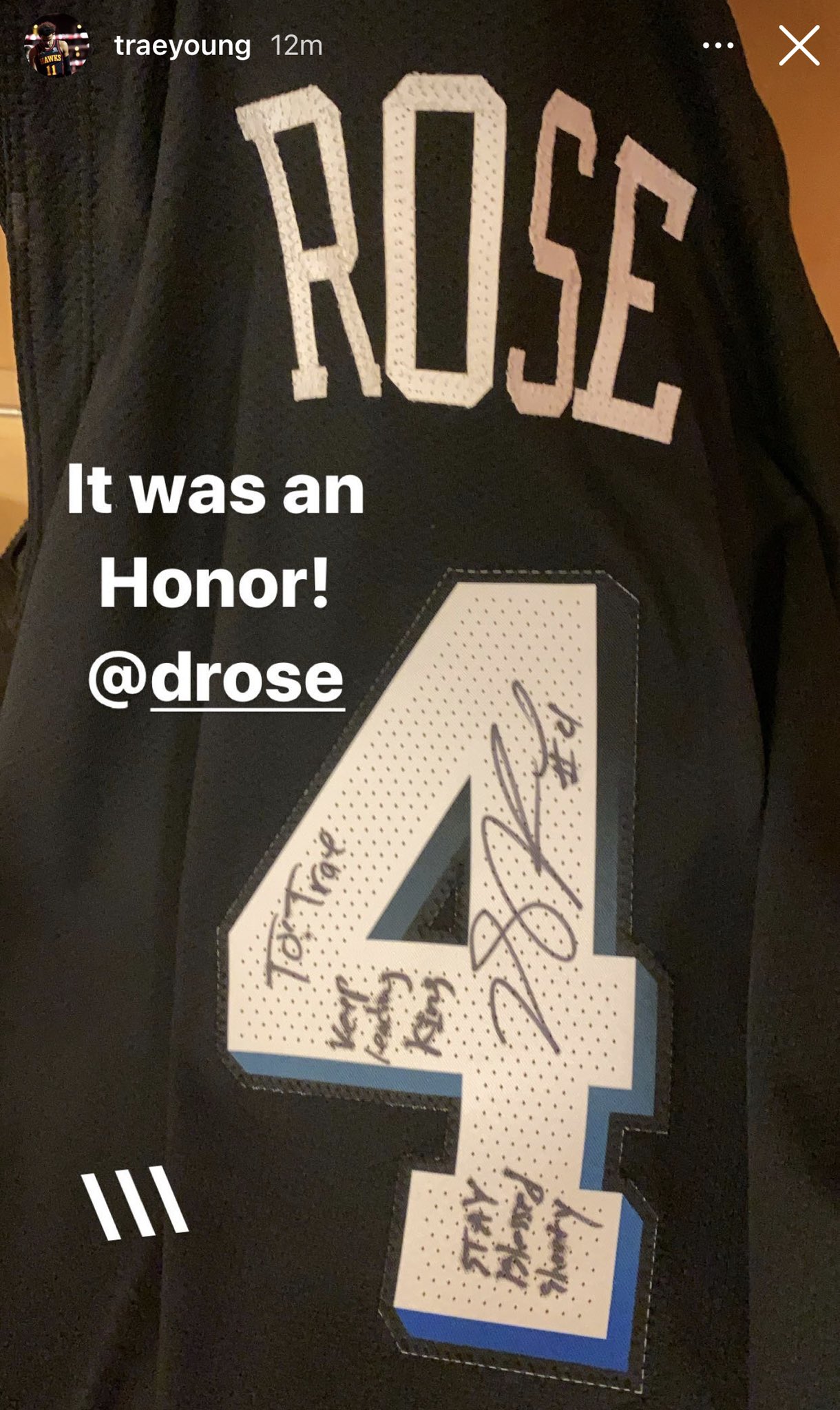 Dime On Twitter Trae Young Got A Signed Jersey From Derrick Rose After The Hawks Eliminated The Knicks