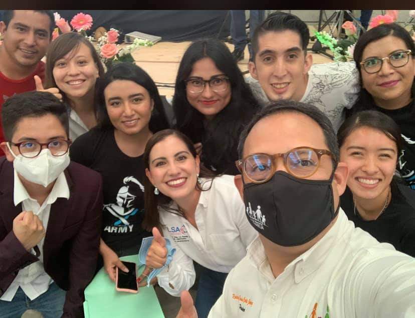 ArmyProlife's tweet photo. Honroso de poder participar en el cierre de campaña de @ElsaAMendezB1
#ProLifeArmy https://t.co/9ZDzwXZhCn