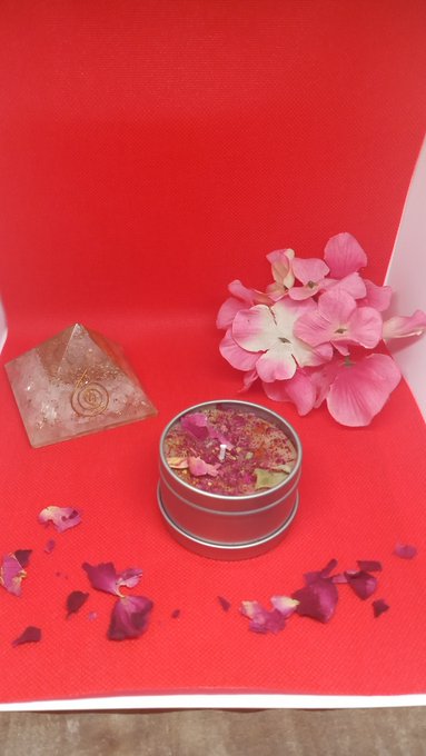 Doing readings right now if anyone is interested dm me I have great reviews you won't be disappointed