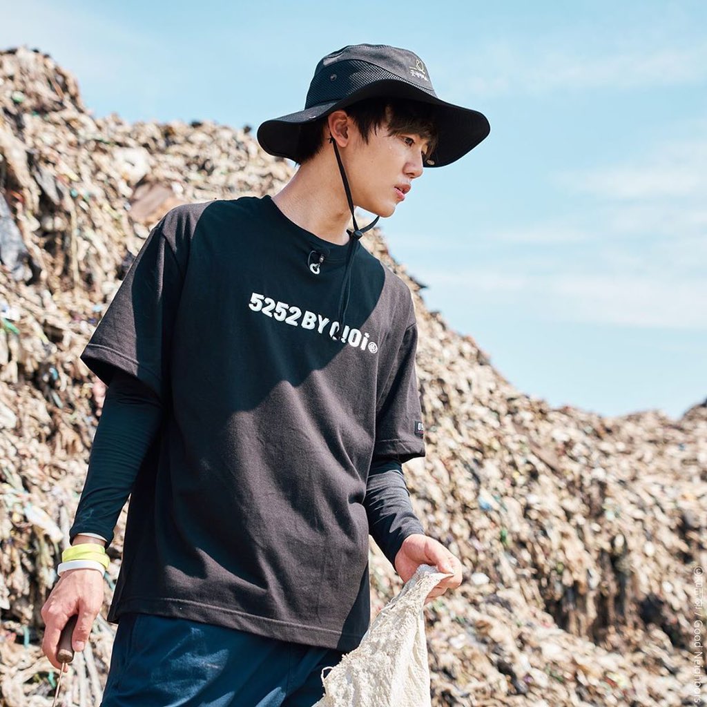 jaemintography's tweet photo. '봉캐남' (봉사활동 하다가 캐스팅 된 남자) a man who was casted while volunteering, jaemin (born in 2000). https://t.co/e4vRXXXnfX