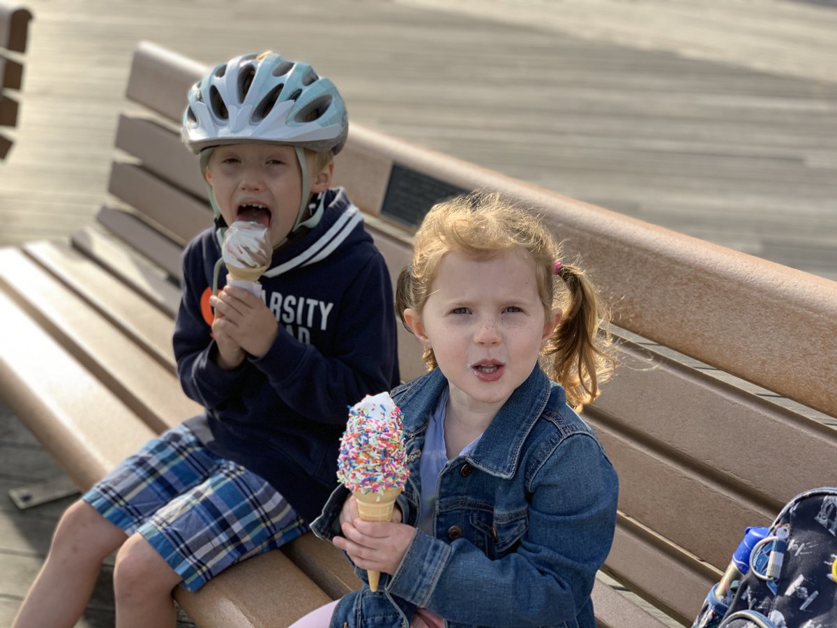 LSternberg23's tweet photo. Family Connect Night! @OceansideSch2 #sch2connect https://t.co/G14904Deea