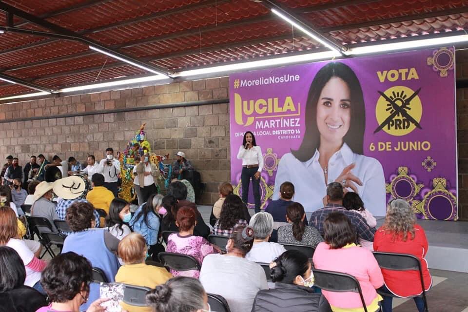 LucilaMM_21's tweet photo. Hoy cerraramos campaña en San Juanito Itzícuaro, luego de haber recorrido a lo largo y ancho el #Distrito16 de Morelia Sureste, de presentar este proyecto que encabezo, y que se ha consolidado como un proyecto de unidad y colectivo.
#PorTodoLoQueNosUne 
#PRD #morelianosune https://t.co/L219zY0wol