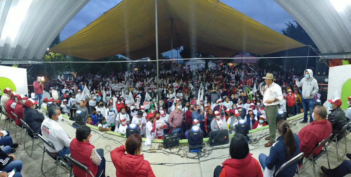 Liiz_Mart's tweet photo. Gran cierre de campaña!
Hoy #MáximoSerdán demostró de que lado están y de manera impresionante mostraron todo su apoyo a nuestro futuro presidente @arturo_sotom sigamos #SumandoYMultiplicando porque todos merecemos #UnFuturoSeguro este #6DeJunio salgamos a votar #TodoPRI https://t.co/0tYrkygoyl