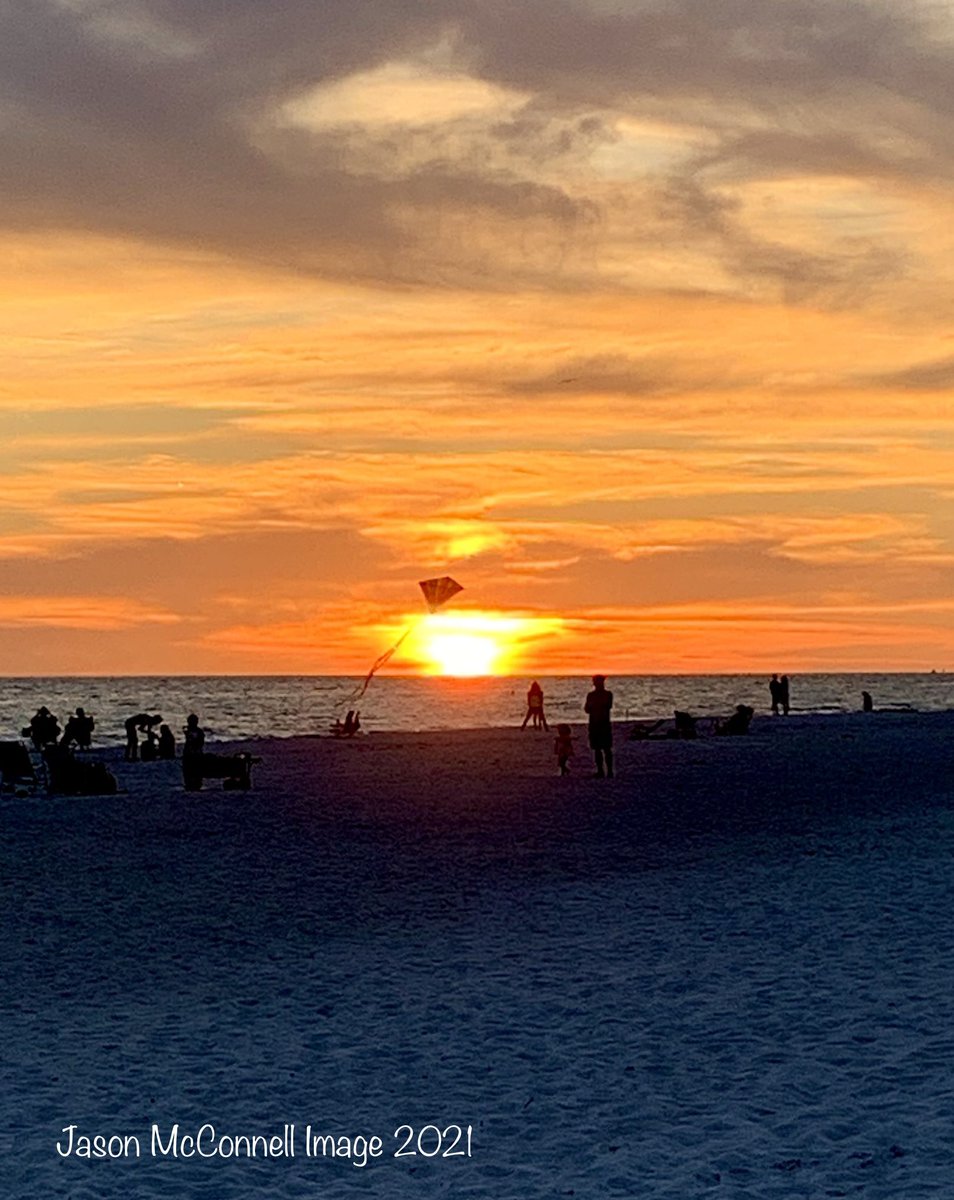 Jason_T_McC's tweet photo. @amichamber @ManateeGov @RealSaltLife ... one more from tonight!! #BeanPoint https://t.co/NSx5nuUPdK