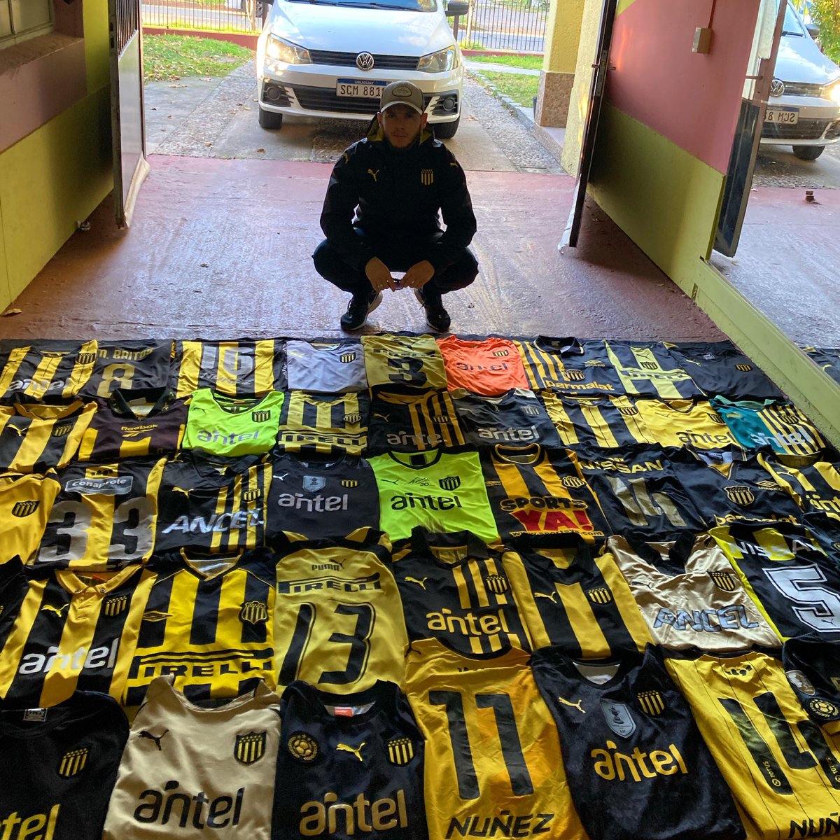 SA28091891's tweet photo. Siempre #Peñarol ! https://t.co/oztNwa8QGf
