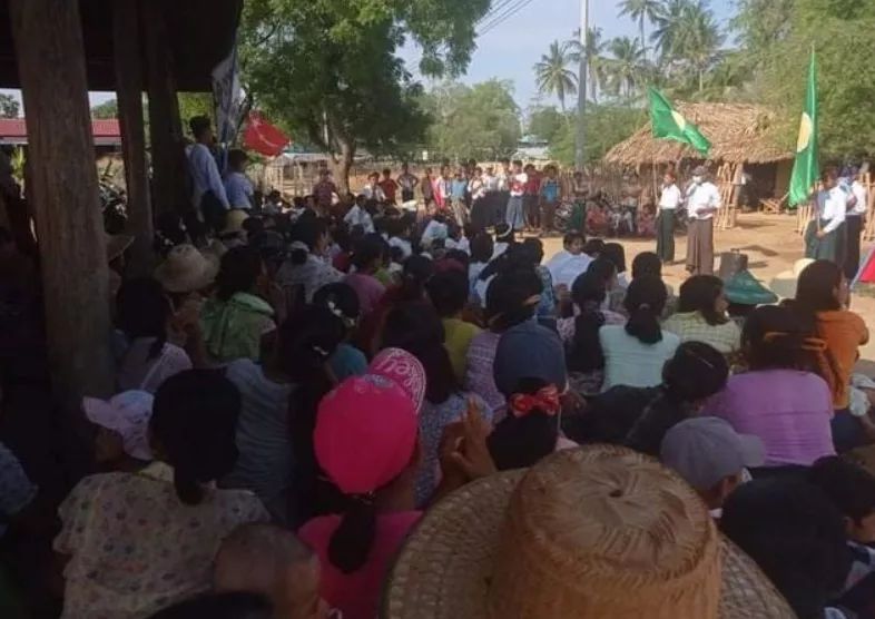 Ric12535's tweet photo. Basic Education students,residents and education staffs in the northern zone of Myaing Township, Magway, joined together to protest against Myanmar's military dictatorship and its education system on June3.

#June3Coup
#WhatsHappeninglnMyanmar #LessTalkMoreActionsASEAN https://t.co/gF7XYCHuvA