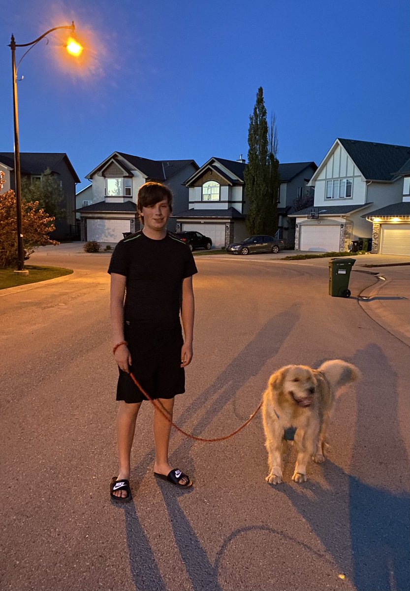 keeprunningkris's tweet photo. A night of family streaking!!! My last day as a 26 yr old (for the 20th time) was celebrated with OJs patio food and a night run with the family! #streakingwiththecoolkids #day2 #wegotthis #lovemymonkeys #personalrunstreakday550 #yyc #run #runstreaker #canadianrunner https://t.co/NNtd89Rrga