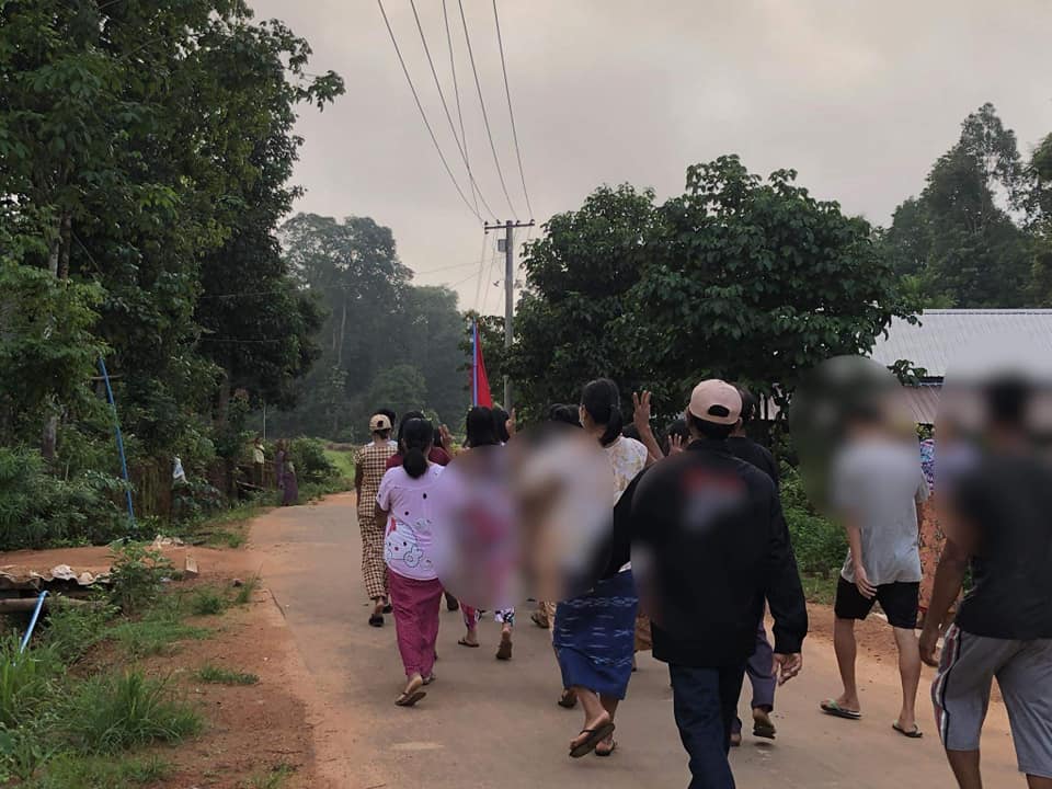 Local people in #Tanintharyi Region’s Launglon staged a protest against the military regime on Thursday. (Photo: CJ) 

#WhatsHappeningInMyanmar