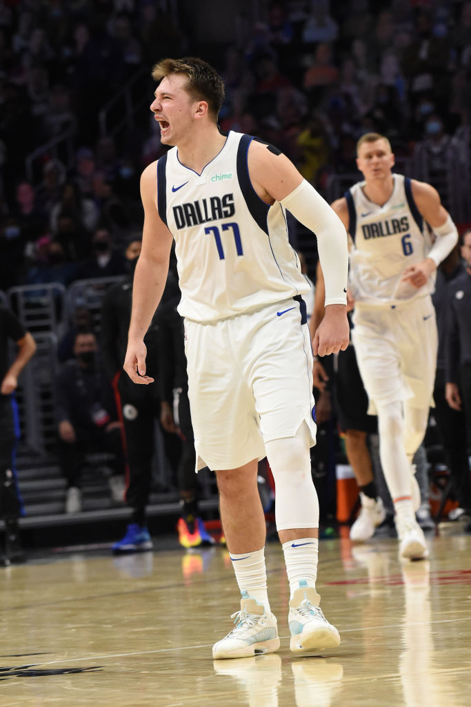<a href="/dallasmavs/">Dallas Mavericks</a> Ojo al dato:

Luka Doncic es el segundo jugador en la historia de la NBA en firmar un partido de 42+ puntos, 8+ rebotes y 14 + asistencias. 

¿El otro? LeBron James, el 3/5/18.