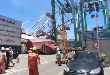 影像 台湾の高雄港でコンテナ船の衝突でガントリークレーンが倒壊する事故 日本全国自由に旅する 夢のレンタカー回送ドライバー生活