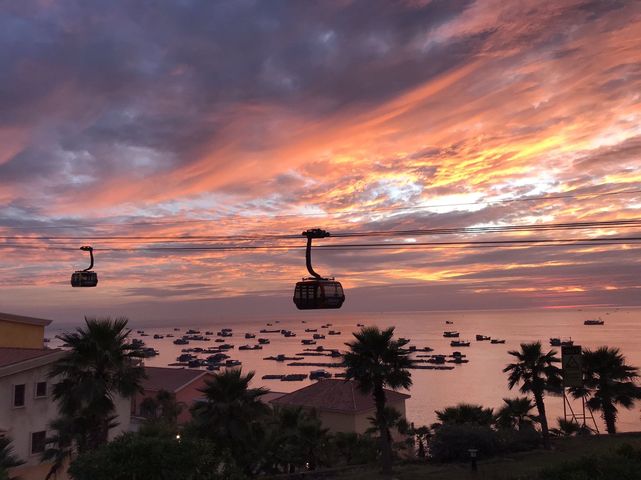 Nagomitours 先日 日本の友人から旅サラダでベトナムのフーコック島が特集されていたと聞きました ベトナム最後の楽園 と言われていたそうです 国外国内 安心して旅行できる日常が早く戻りますように ベトナム フーコック島 旅行 ビーチ