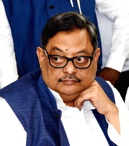 DemocraticManch's tweet image. राजद से राज्यसभा सांसद अमरेंद्र धारी सिंह को खाद घोटाले के आरोप में ED ने दिल्ली से किया गिरफ्तार।

#ADsingh #RJD  #Bihar  #Arrest  #AmrendraDhariSingh