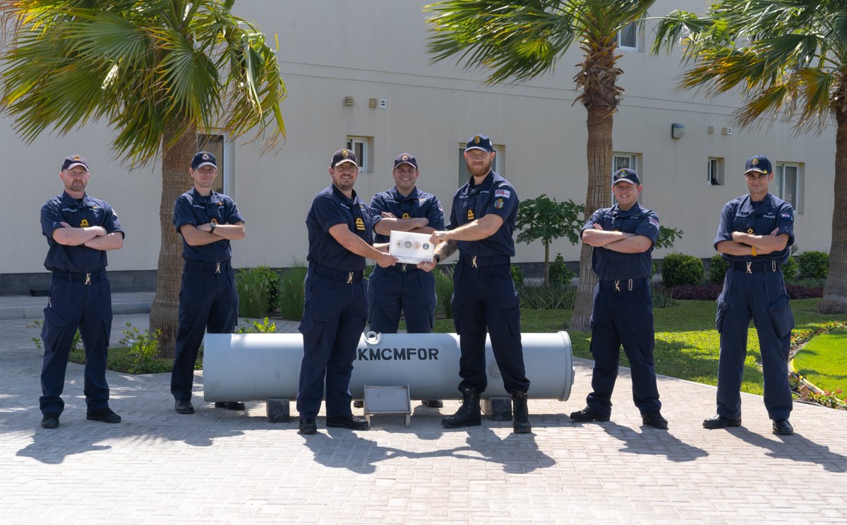 This year the @RoyalNavy celebrates its 15th year of a continuous mine countermeasures presence in the Gulf. 
We recently dedicated a new COMUKMCMFOR plaque, at the Naval Support Facility in Bahrain, to all personnel that have served on #OpKIPION @UKMCCMiddleEast #Continuous15