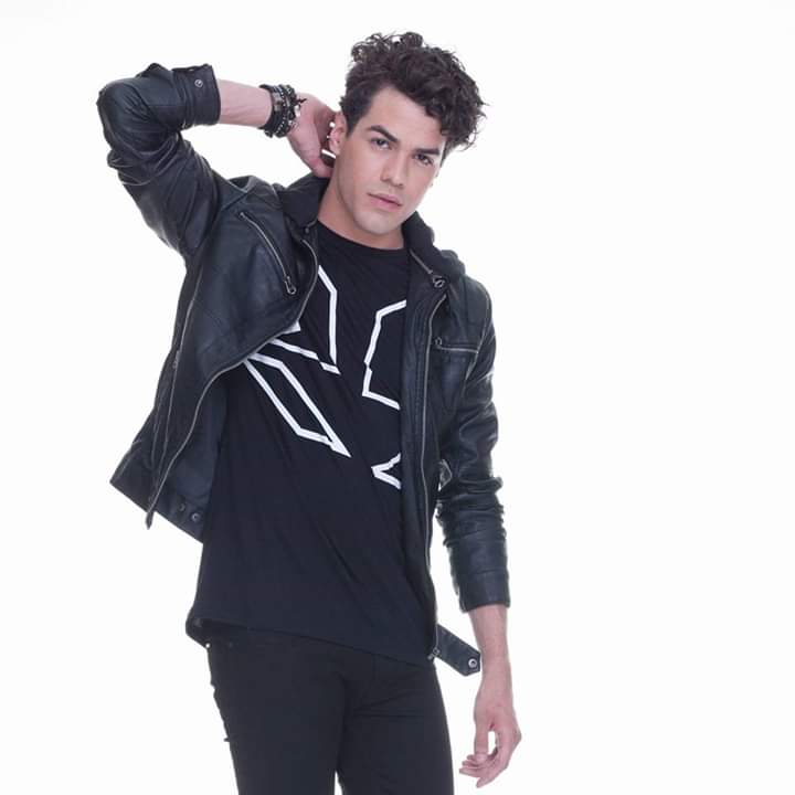 ReginaS39039392's tweet photo. @samalvesmusic hoje 03/06, desejo que aprenda cada vez mais a apreciar o lado bom da vida, fazendo das experiências uma escada para alcançar o topo das realizações. Deus te abençoe grandemente. Feliz aniversário!! #BDAYSAMALVES #samalves #FelizAniversario https://t.co/A0vkEXRkFz