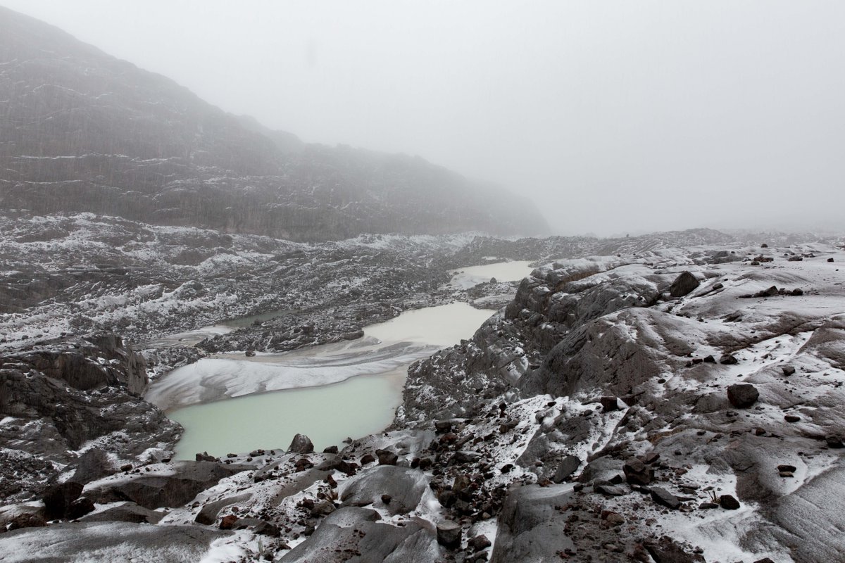 _ajspi's tweet photo. 🥁 Battez tambours, sonnez trompettes !
🍾Antoine Kremer remporte le premier Prix du photoreportage scientifique de l'AJSPI pour son travail The Last Tropical Glaciers ! #Prixphoto #photodesciences https://t.co/exX9eD4sPR https://t.co/anT85Uq8sY