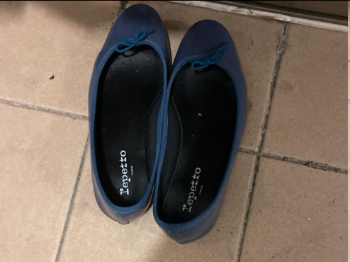 收山前分享 17  很久沒有出圖~來吧! 再來REPETTO 超爽、超舒服，雖然不夠黑色那雙好看。 不過仍然值得一射。 還要能拿起鞋墊...就嘗試一次射鞋墊底. 超爽呀..有人懂嗎?  #扫楼 #恋足<a href="/tag/%E5%8E%9F%E5%91%B3"class="tags"><span>#原味</span></a><a href="/tag/%E6%81%8B%E8%B6%B3"class="tags"><span>#恋足</span></a><a href="/tag/%E6%88%80%E8%B6%B3"class="tags"><span>#戀足</span></a><a href="/tag/cumshoes"class="tags"><span>#cumshoes</span></a><a href="/tag/%E6%89%AB%E6%A5%BC"class="tags"><span>#扫楼</span></a><a href="/tag/%E6%89%93%E8%83%B6"class="tags"><span>#打胶</span></a><a href="/tag/%E5%B0%84%E9%9E%8B"class="tags"><span>#射鞋</span></a><a href="/tag/%E5%B0%84%E5%B9%B3%E5%BA%95%E9%9E%8B"class="tags"><span>#射平底鞋</span></a><a href="/tag/cumflats"class="tags"><span>#cumflats</span></a>