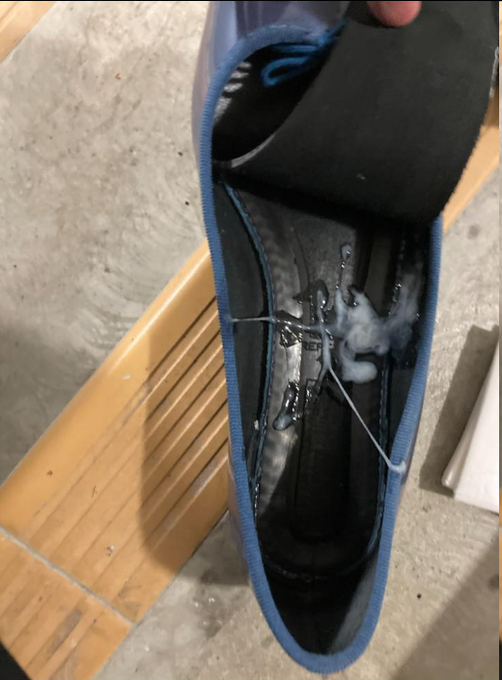 收山前分享 17  很久沒有出圖~來吧! 再來REPETTO 超爽、超舒服，雖然不夠黑色那雙好看。 不過仍然值得一射。 還要能拿起鞋墊...就嘗試一次射鞋墊底. 超爽呀..有人懂嗎?  #扫楼 #恋足<a href="/tag/%E5%8E%9F%E5%91%B3"class="tags"><span>#原味</span></a><a href="/tag/%E6%81%8B%E8%B6%B3"class="tags"><span>#恋足</span></a><a href="/tag/%E6%88%80%E8%B6%B3"class="tags"><span>#戀足</span></a><a href="/tag/cumshoes"class="tags"><span>#cumshoes</span></a><a href="/tag/%E6%89%AB%E6%A5%BC"class="tags"><span>#扫楼</span></a><a href="/tag/%E6%89%93%E8%83%B6"class="tags"><span>#打胶</span></a><a href="/tag/%E5%B0%84%E9%9E%8B"class="tags"><span>#射鞋</span></a><a href="/tag/%E5%B0%84%E5%B9%B3%E5%BA%95%E9%9E%8B"class="tags"><span>#射平底鞋</span></a><a href="/tag/cumflats"class="tags"><span>#cumflats</span></a>