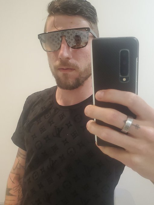 Still on the hunt for a sexy female  to join me and my fella for mff threesome  content https://t.co<a href="/tag/customvideos"class="tags"><span>#customvideos</span></a><a href="/tag/sellingnudes"class="tags"><span>#sellingnudes</span></a>