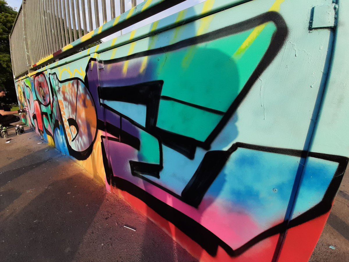 DiscoverDearne's tweet photo. It was the final session last night of the Hoyland &amp; Elsecar street art project at the Forge skatepark.
The project has been a great example of partnerships working together.
A big thank you to everyone involved👍
#barnsleyisbrill #skateboarding  
#streetart #create #graffitiart https://t.co/9CIeX1OPYZ