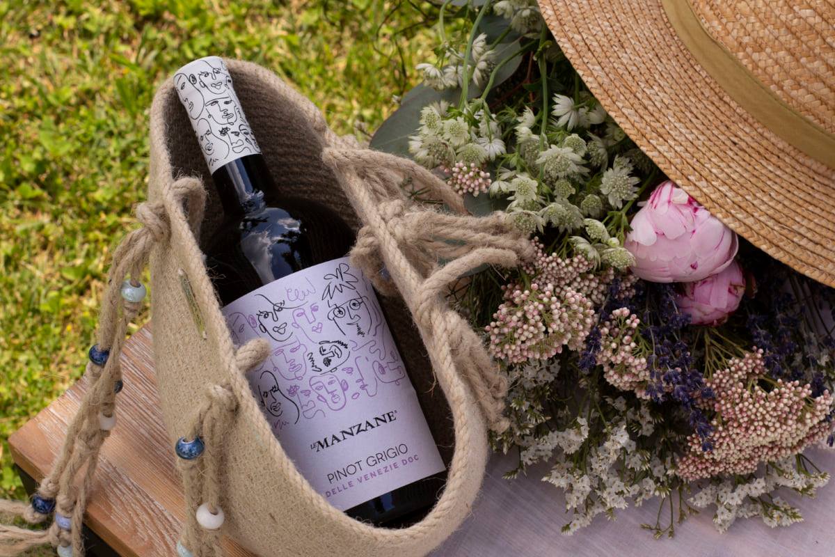 La cantina Le Manzane presenta il nuovo Pinot Grigio e il restyling dei vini fermi bit.ly/3ccsORG