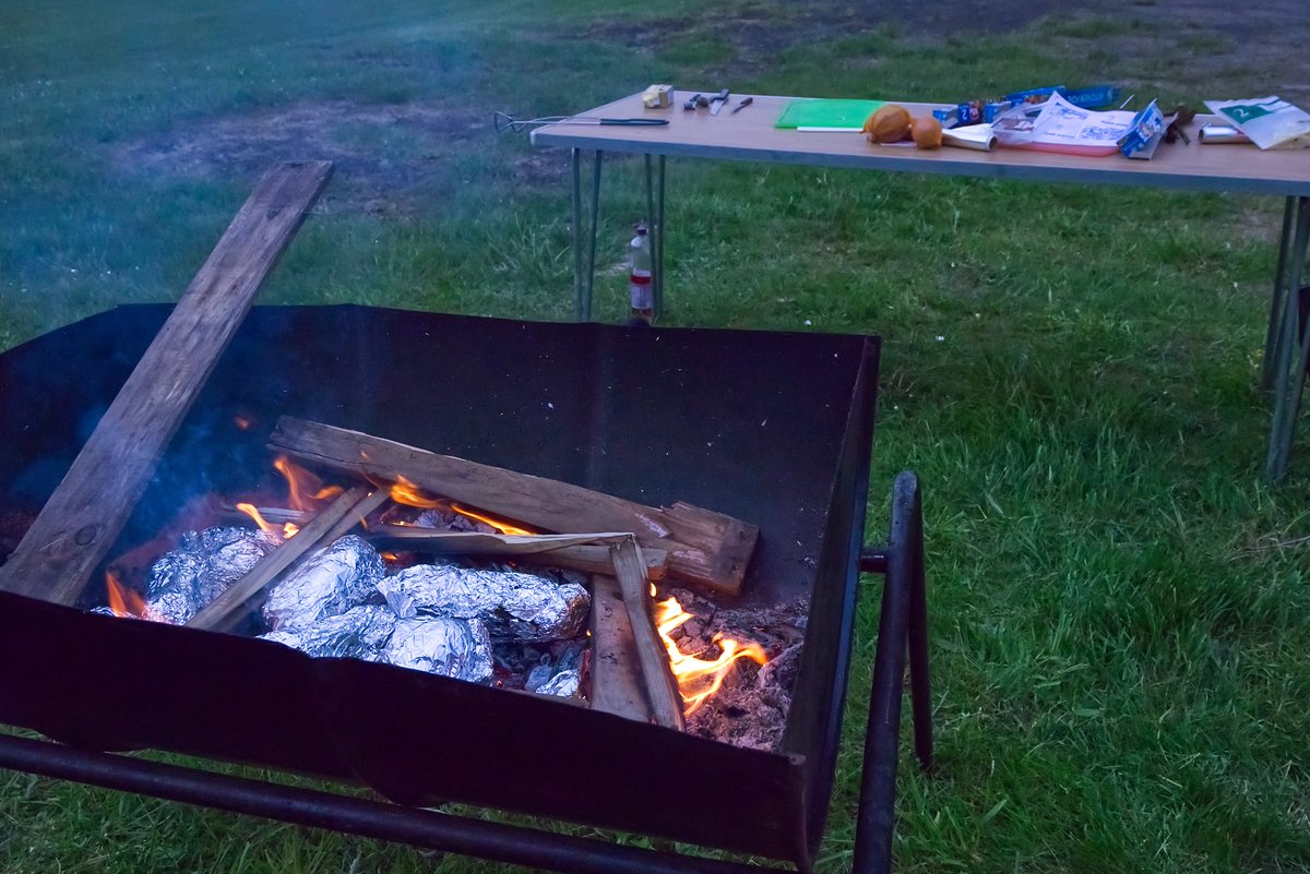 LowryDistrict's tweet photo. Lowry Stegosaurus Explorers enjoyed a backwoods cooking evening last night. We had stuffed peppers, cowboy chicken, angels on horseback and baked bananas. All very tasty!
#scouts #explorers #lowry #backwoodscooking #skillsforlife @UKScouting @GMWScouts https://t.co/cfdpeUzA2f