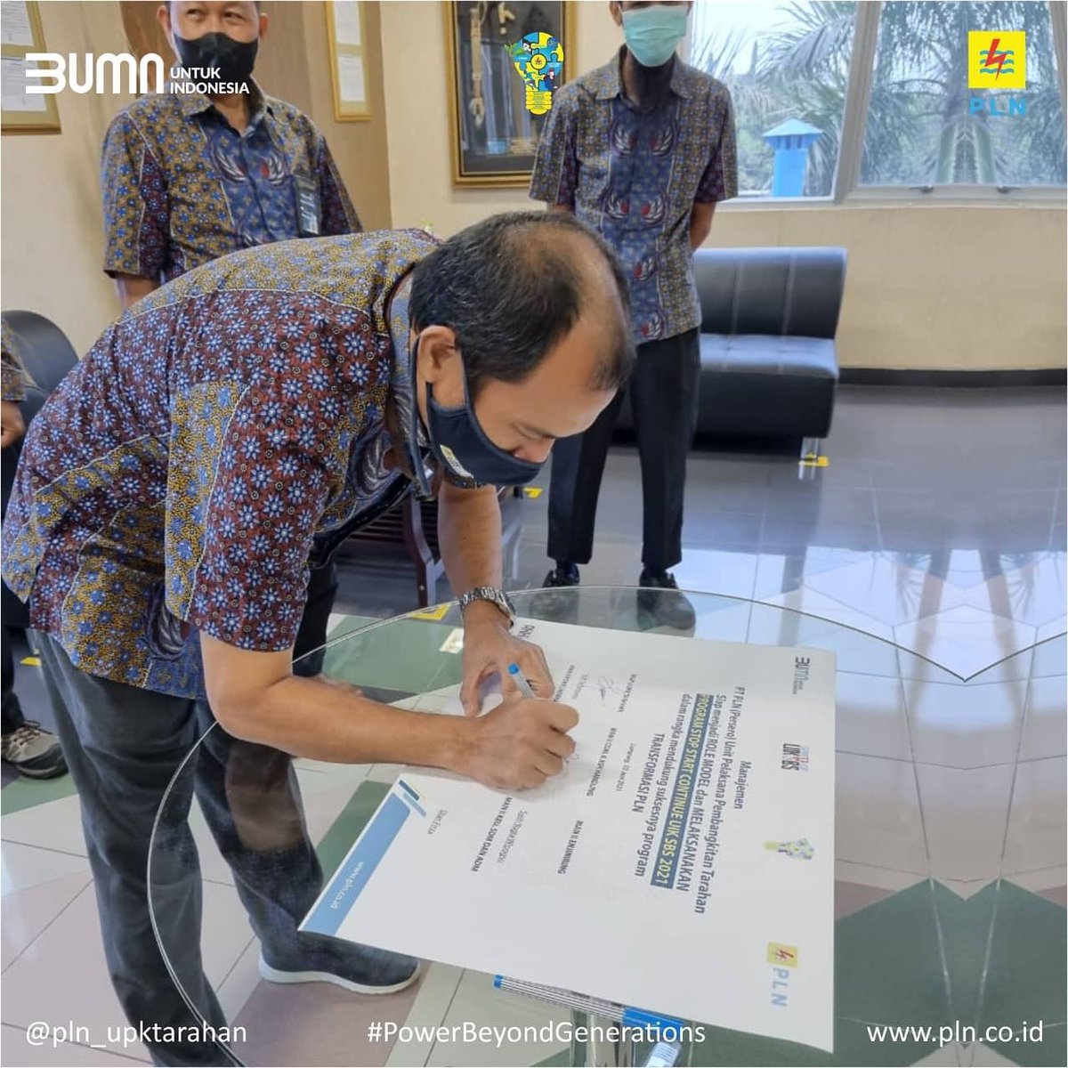 TarahanUpk's tweet photo. Program penguatan budaya PLN UIK SBS ini Berpedoman pada core values AKHLAK. Melalui program budaya korporat yaitu PLN 1-2-3, diharapkan dapat menciptakan IMAGE yang kuat dalam memberikan CUSTOMER EXPERIENCE. 

#13rightlikeastar
#upktarahanmenjulang
#UIKSBSPerfecto
#SPIR17UIKSBS https://t.co/LJ0QktHcJW