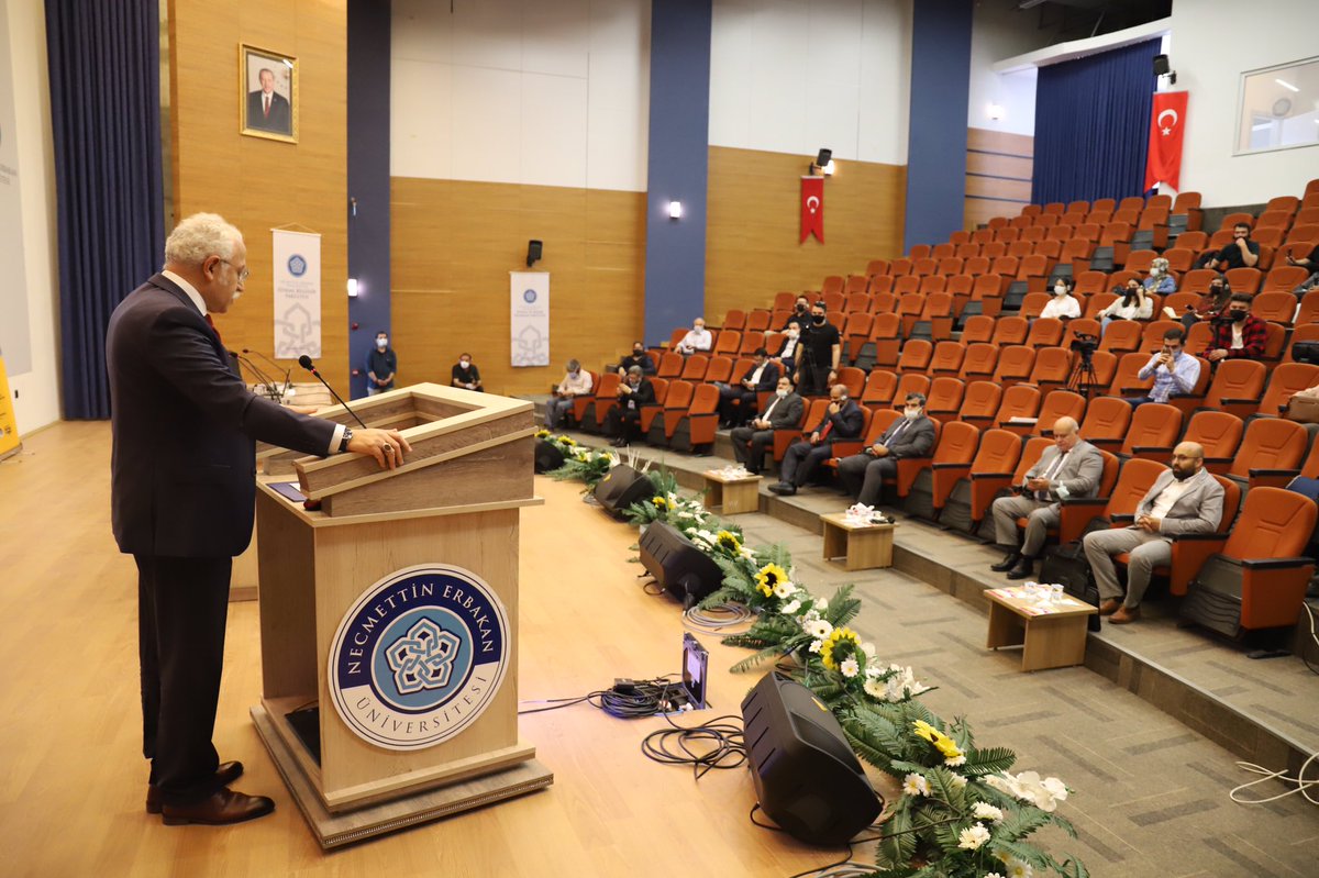 NEUniversitesi's tweet photo. “Mısır - Türkiye Yakınlaşması: Fırsatlar ve Tehditler Çalıştayı” Rektörümüz Prof. Dr. @CemZorlu’nun açılış konuşması ile başladı. 

Çalıştayın ilk iki oturumunda iki ülke arasındaki ilişkiler, Türkiye’nin kıta sahanlığı konusu ve bölgedeki mevcut güç mücadelesi ele alınıyor. https://t.co/yny7cb9V1M