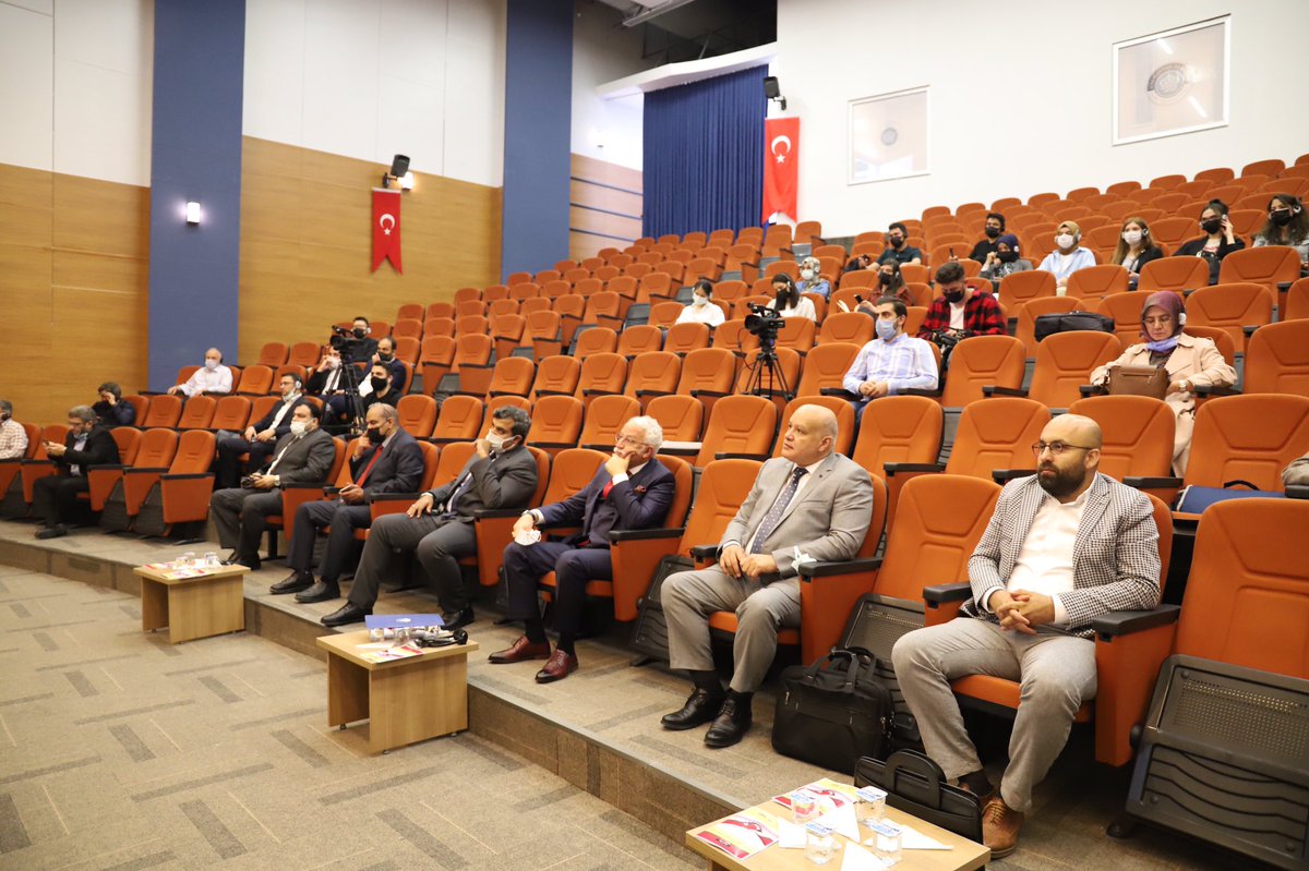 NEUniversitesi's tweet photo. “Mısır - Türkiye Yakınlaşması: Fırsatlar ve Tehditler Çalıştayı” Rektörümüz Prof. Dr. @CemZorlu’nun açılış konuşması ile başladı. 

Çalıştayın ilk iki oturumunda iki ülke arasındaki ilişkiler, Türkiye’nin kıta sahanlığı konusu ve bölgedeki mevcut güç mücadelesi ele alınıyor. https://t.co/yny7cb9V1M