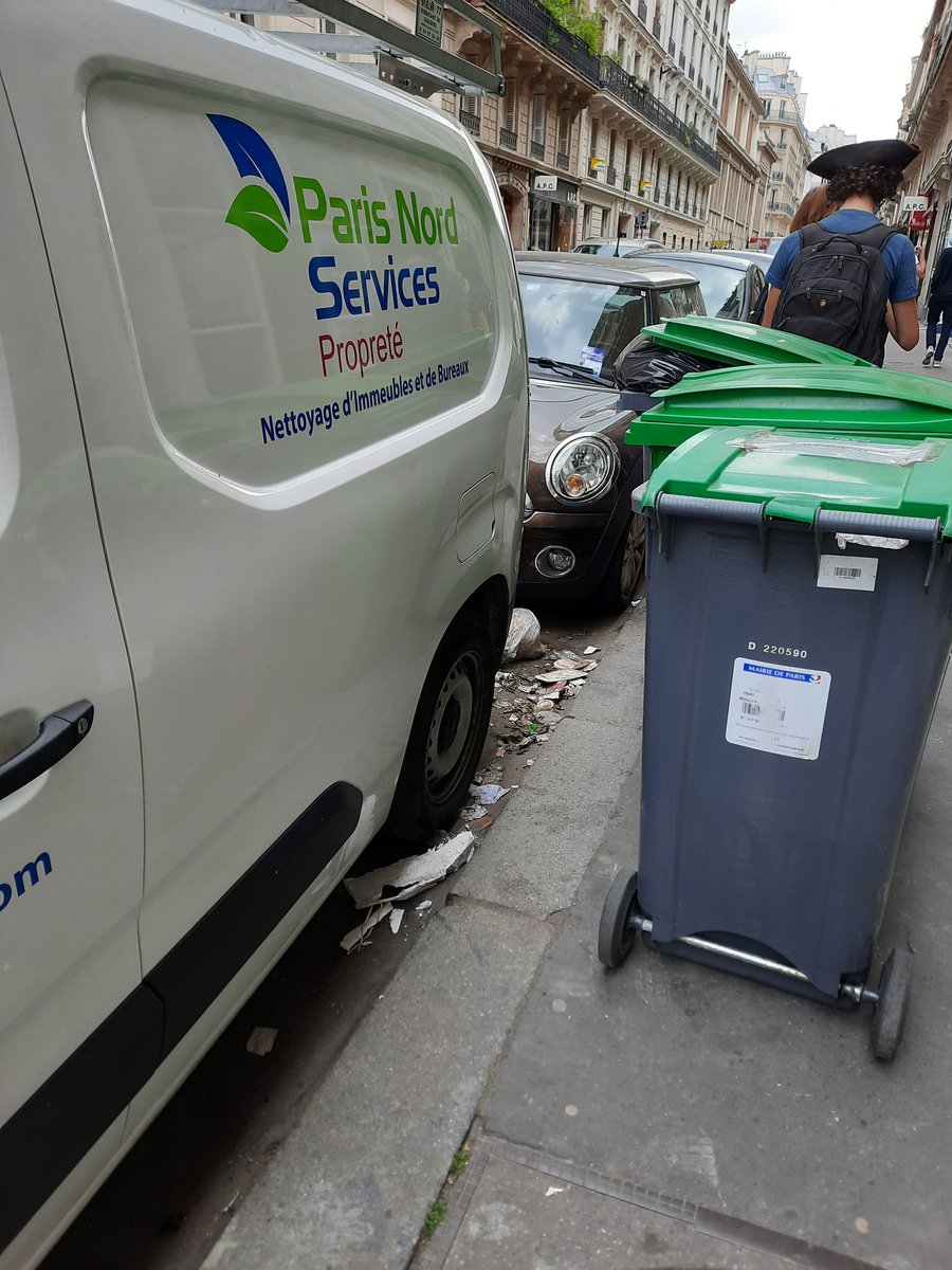 Que faites vous pour la propreté de Paris  Madame Hidalgo? Rue Condorcet 9ème arrondissement ce jour #Hidalgo #Paris
