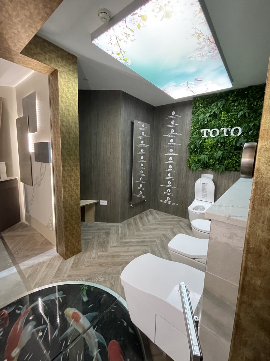ImageDesignsol1's tweet image. #TOTO Image Design Solutions have just finished a fantastic display for showing off TOTO, we designed on site whilst doing other renovations and then we 💥 the install! #BathroomBespoke for #NapierBathrooms Edinburgh. Thanks to Johnny and his Team at Napier 👍