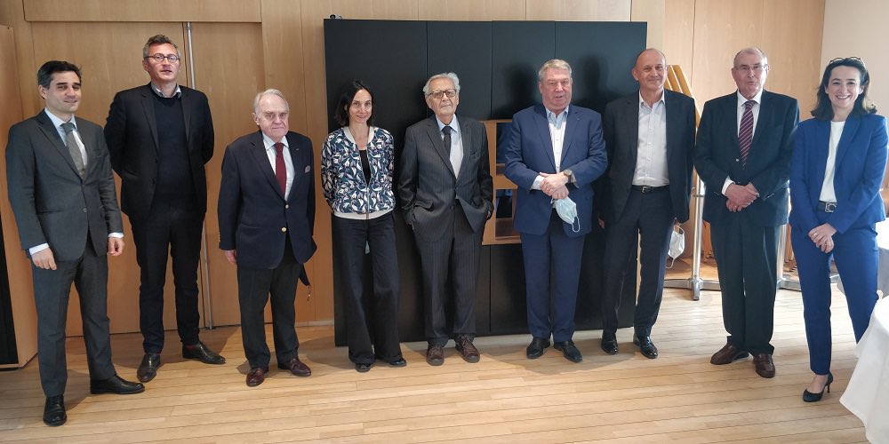 Appert Raphaël (@raph314) on Twitter photo Cher <a href="/bernardPivot1/">bernard pivot</a>, merci pour ces 15 ans au service de la préservation et la valorisation du #patrimoine de nos régions au sein du conseil d’administration de la Fondation #Crédit Agricole Pays de France. Une belle aventure,des valeurs communes, une mission à poursuivre Cher <a href="/bernardPivot1/">bernard pivot</a>, merci pour ces 15 ans au service de la préservation et la valorisation du #patrimoine de nos régions au sein du conseil d’administration de la Fondation #Crédit Agricole Pays de France. Une belle aventure,des valeurs communes, une mission à poursuivre
