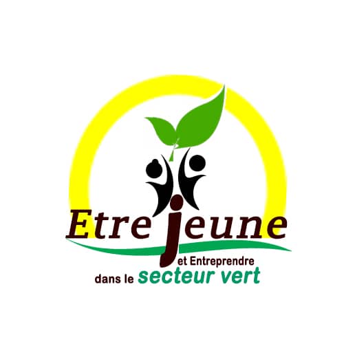 Family_Green_Co's tweet photo. Dans le but d'étendre ses produits bio sur le territoire camerounais et au delà, la Family Green Corporation était à Loum le 02 juin 2021 pour présenter les produits de sa marque Cobic aux autorités pour le bien des agriculteurs.@theGEF @PNUDCameroun @aproginsa @SustDev @un_osd https://t.co/uhEpfvJVKA