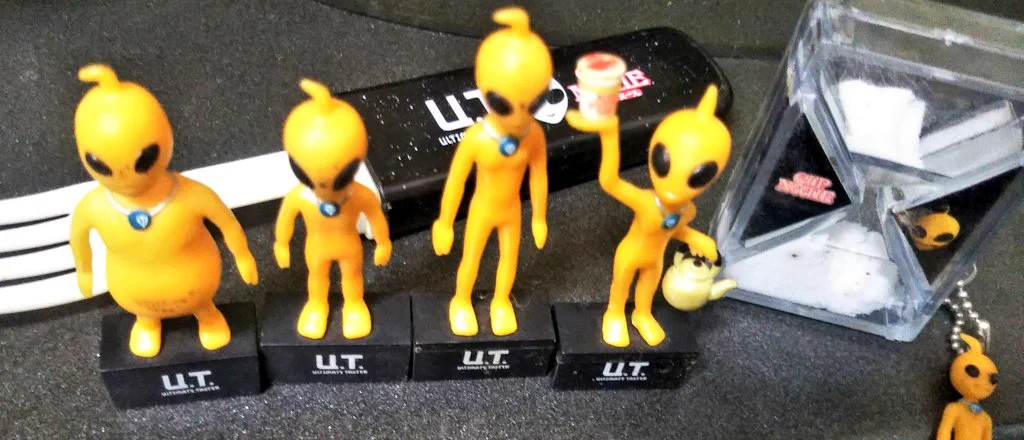@cupnoodle_jp え〜…、じゃあこの子たちを使うしかないのか👽👽👽👽👽 