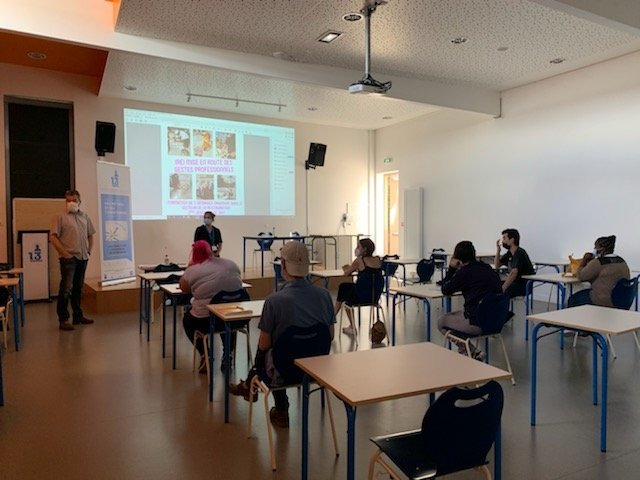 PoleemploiT's tweet photo. #tousmobilise pour se remettre dans le bain avant la saison en #restauration: #poleemploi #tulle #ussel, le @cfa13vents et @aktoopco propose 2 #formation de reentrainement commis cuisine et service. Prochaine réunion de présentation le 04/06, formation à partir du 21/06. https://t.co/jNwGHxLSH8