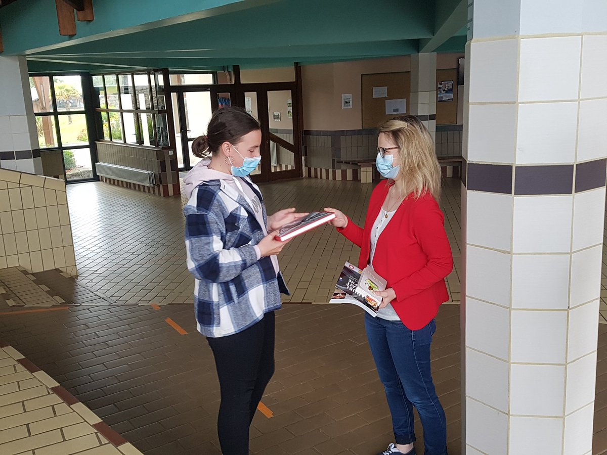 Bravo à nos dessinatrices ! Sur les 3 marches du podium.