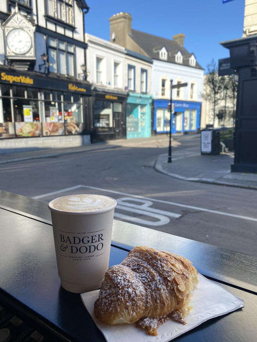 RobertsofDalkey's tweet photo. Beautiful morning here in DALKEY. #CoffeeHatch open from 8 serving @badgeranddodo coffee and @firehousebread pastries ! #dalkey #coffeehatch #hatchwindow https://t.co/dOOYEy3QWc