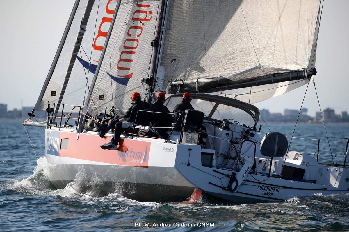 AljazJadek's tweet photo. We did it. We won! After 3d 4h 36m at sea. https://t.co/RfRik5jNJs