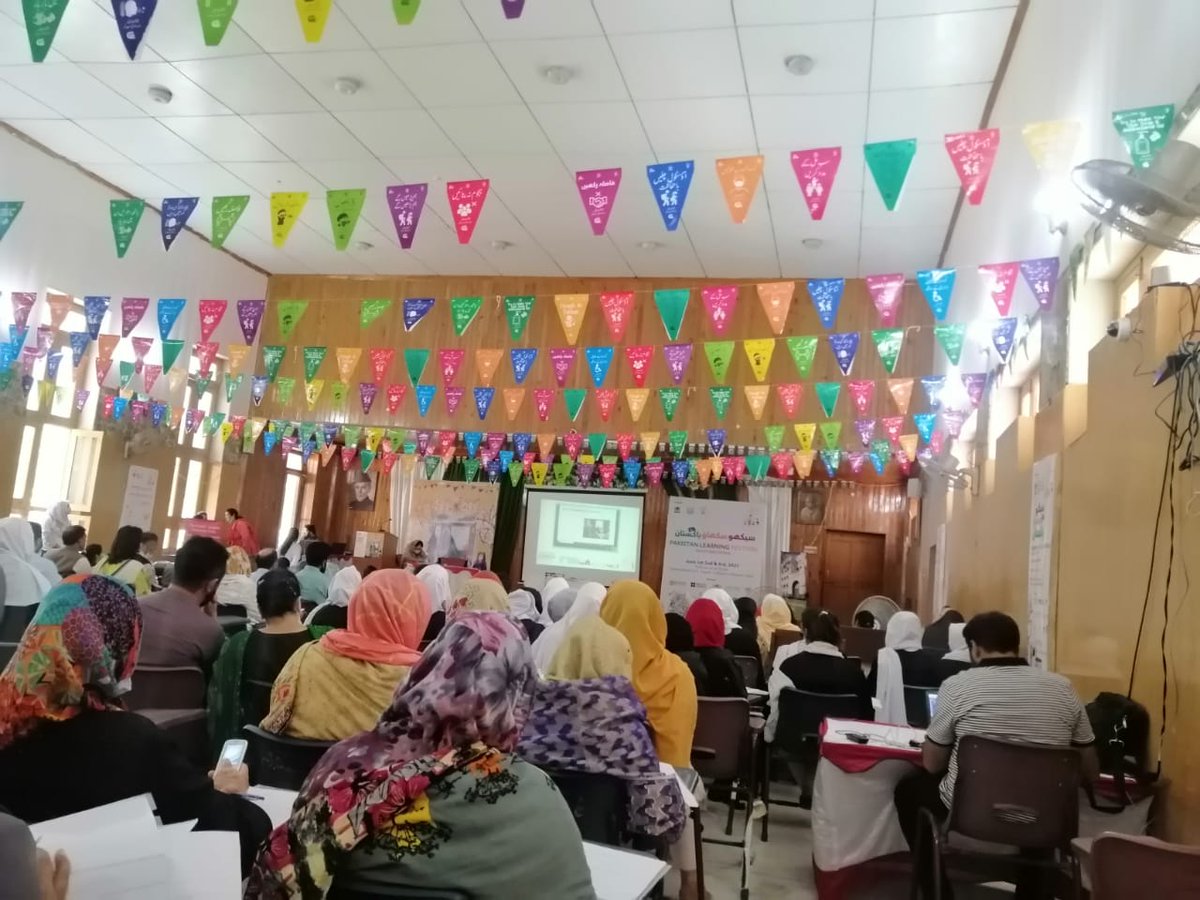 plf_pk's tweet image. #TeachersLearningFestival 
The Joys of Reading: How to bring books alive for your 
students by Fiona Robertson of @pkBritish @BritishCouncil 

#PLFGilgit

facebook.com/clfpk/videos/1…