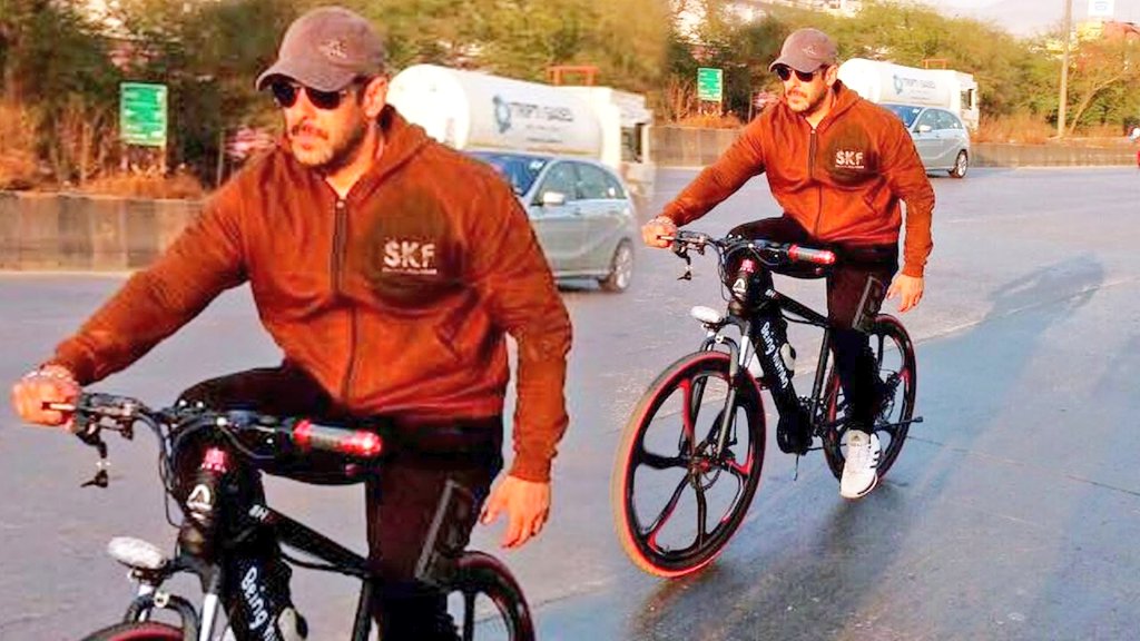 GamingForLife07's tweet photo. Happy #WorldBicycleDay ๐ฒ
#BeingHumanCycle #WorldBicycleDay2021 #BeingHuman
#kirraak https://t.co/OpmDw4MItO